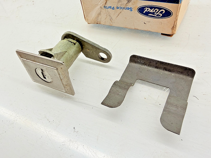 NOS 1969 Ford Lincoln Lock SET w/ Keys DOOR TRUNK IGNITION C9LY-6522050-A C61-15
