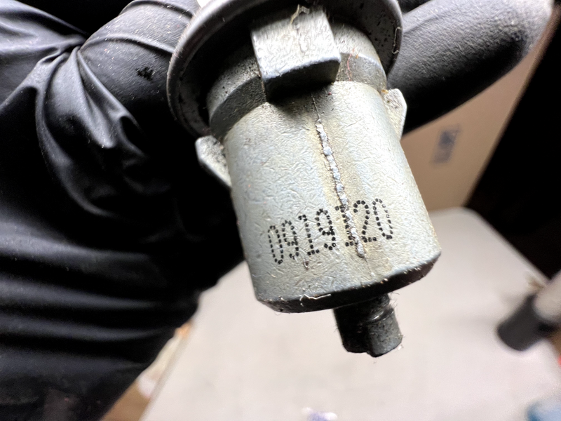 Original with GM KEYS 1960-1966 PONTIAC BUICK OLDSMOBILE 2 DOOR LOCK SET B24-1