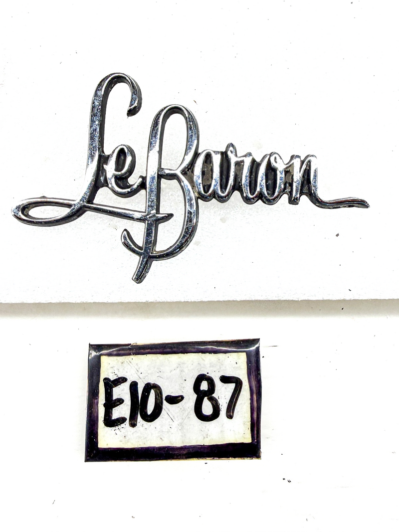 OEM 1969 1970 1971 CHRYSLER IMPERIAL LeBARON FENDER EMBLEM 3504322 E10-87