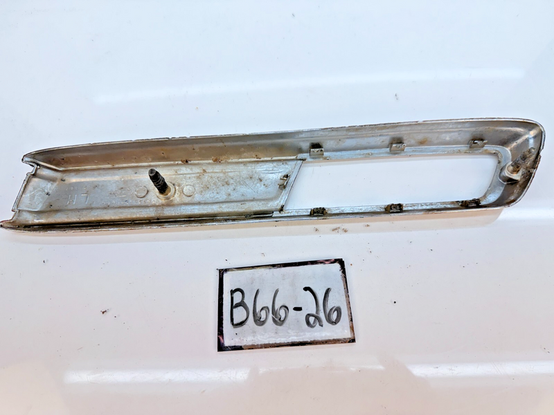OEM 1968 - 1972 Ford Truck F100 LH Hood Emblems Badge C8TB-16721-A B66-26