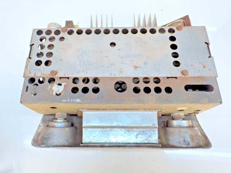 OEM 1959 - 1960 CHEVROLET IMPALA BELAIR BISCAYNE AM RADIO 59 60 B68-4