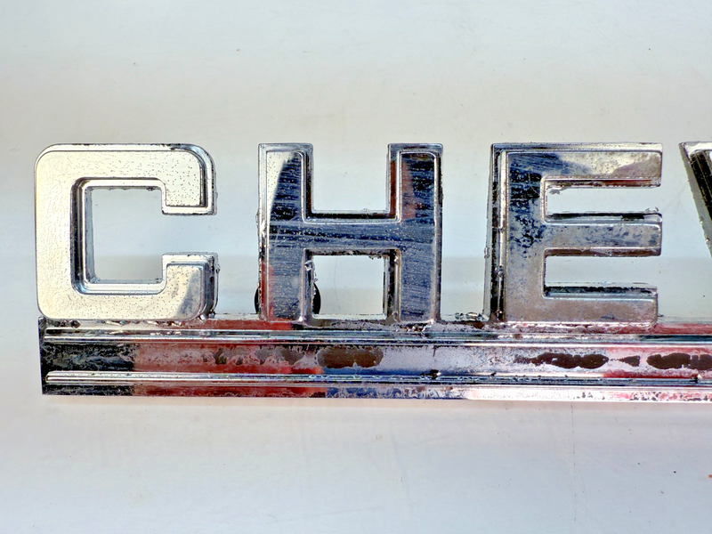 OEM 1973 - 1992 Chevrolet Chevy G10 G20 Suburban Rear Door Emblem 1405225 E7-1