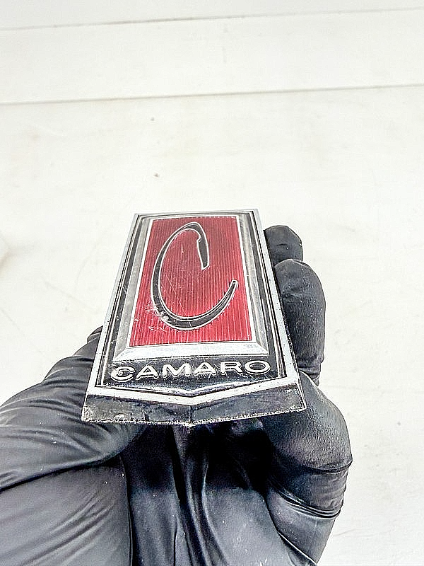 OEM 1971 - 1973 CHEVY CAMARO HEADER PANEL EMBLEM 3994710 E10-44