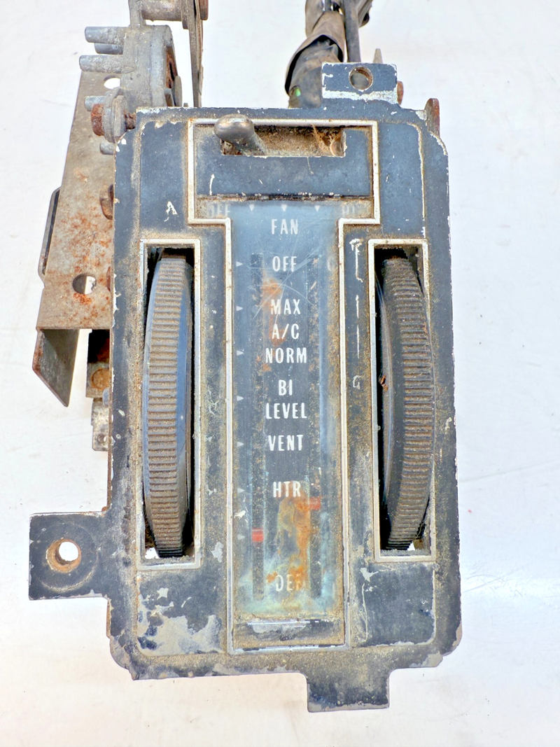 OEM 1969 1970 1971 Corvette Heater Air Conditioning Control Assembly B82-2