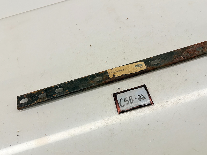 NOS 1966 FORD Galaxie 500 LTD SUPPORT BRACKET C6SZ-16747-A C58-22