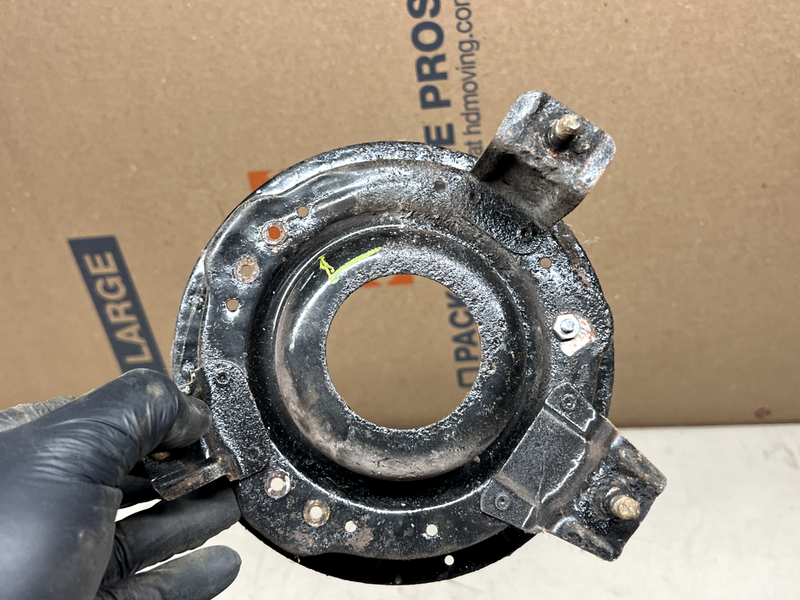 1960 CHEVROLET IMPALA BELAIR BISCAYNE LEFT HEADLIGHT BUCKET SUPPORT BRACKET B25