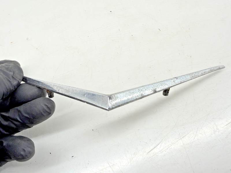 OEM 1977 - 1979 CADILLAC DEVILLE "V" CHROME METAL TRUNK DECK LID EMBLEM 3076644