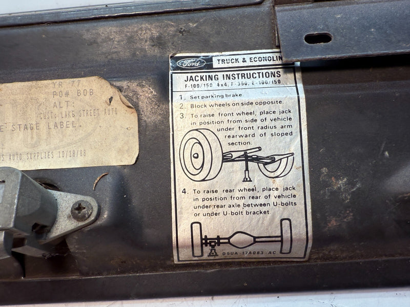 1973 1979 Ford F100 Truck Ranger XLT Dash Glove Box Door 78 77 76 75 B43-13
