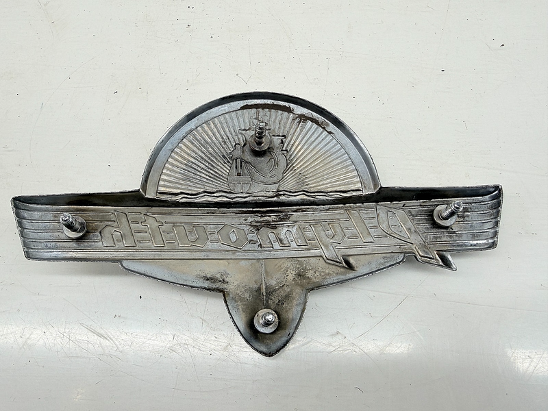 Original 1941 PLYMOUTH CAR TRUNK EMBLEM W/ BOAT PATINA MOPAR COUPE SEDAN C69-42