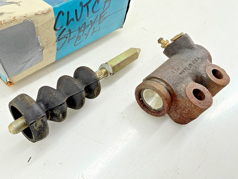 NOS 1965 - 1977 FORD TRUCK CLUTCH SLAVE CYLINDER C5TZ-7A508-B C75-61