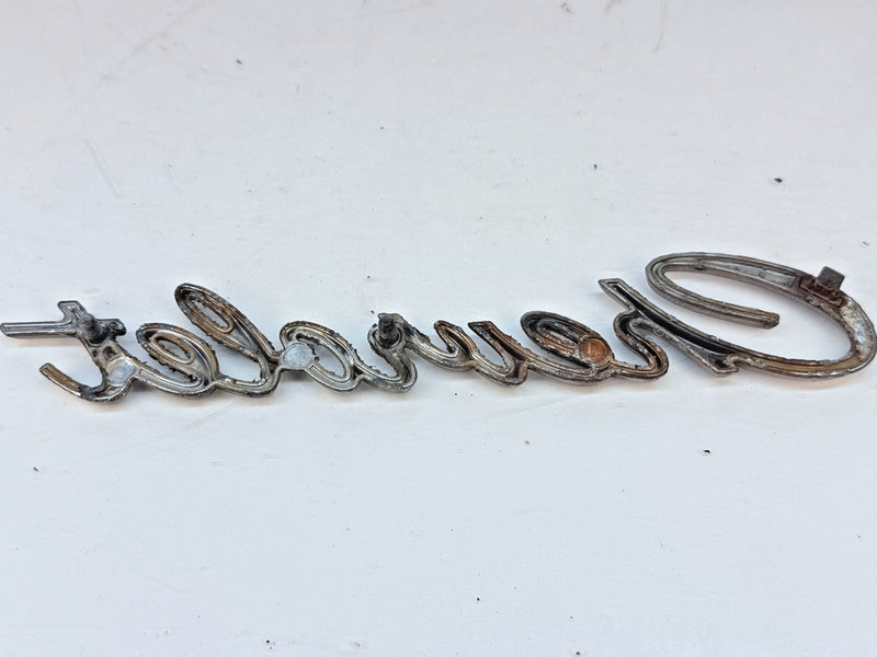 RARE Vintage CHEVROLET Emblem Metal Script Logo Lettering B32-349
