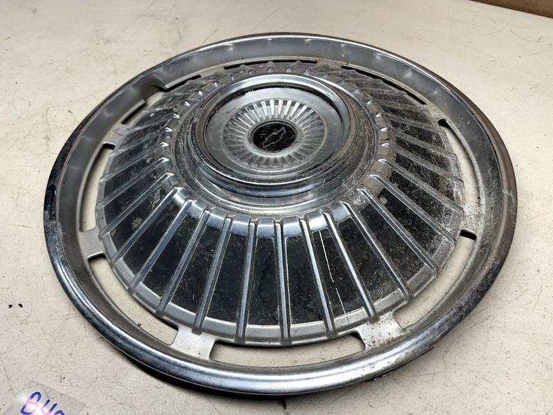 OEM GM 1964 Chevrolet Chevelle Malibu 14" Hubcap Wheel Center 64 B40-10