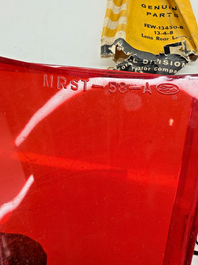 NOS 1958 - 1960 Lincoln Capri Premiere Tail Light Lens Pair Red FEW-13450-B C68