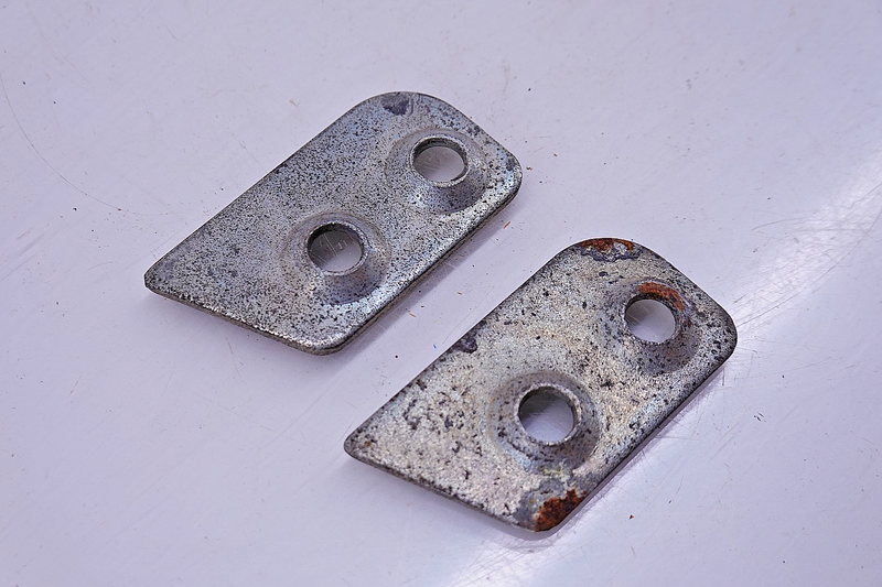 (1) NOS 1957 1958 Ford / Mercury RH Door Lock Striker Auxiliary Plate B9A C54-18