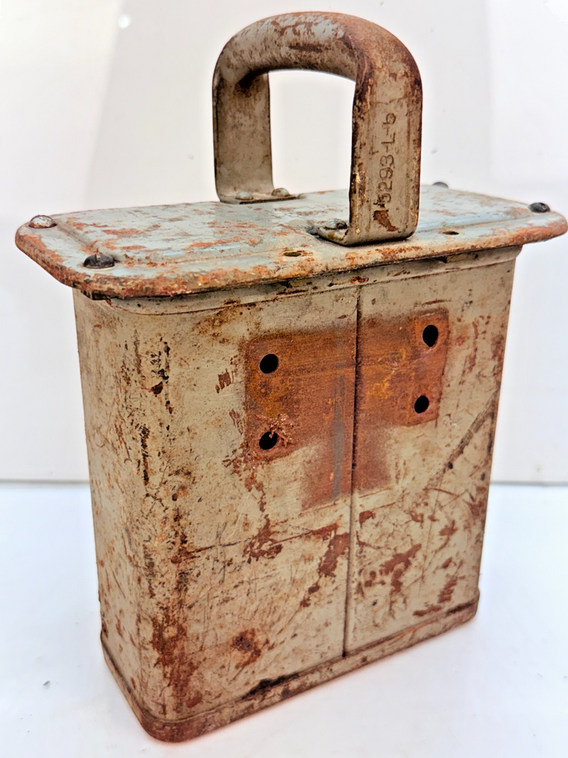 Original WWII Navy Battery Lantern 9-S 5293L Type JR-IS Delta STEAM PUNK B78-19