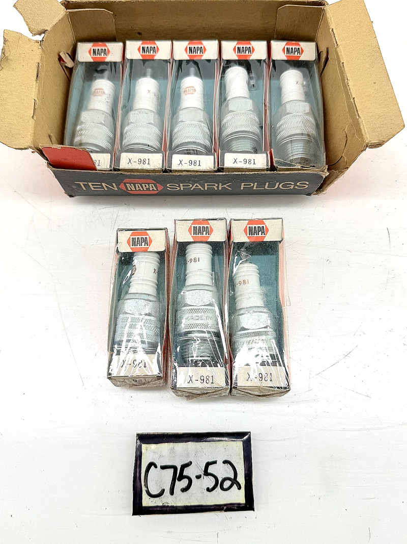 (8) NOS Vintage NAPA X-981 Spark Plugs C75-52
