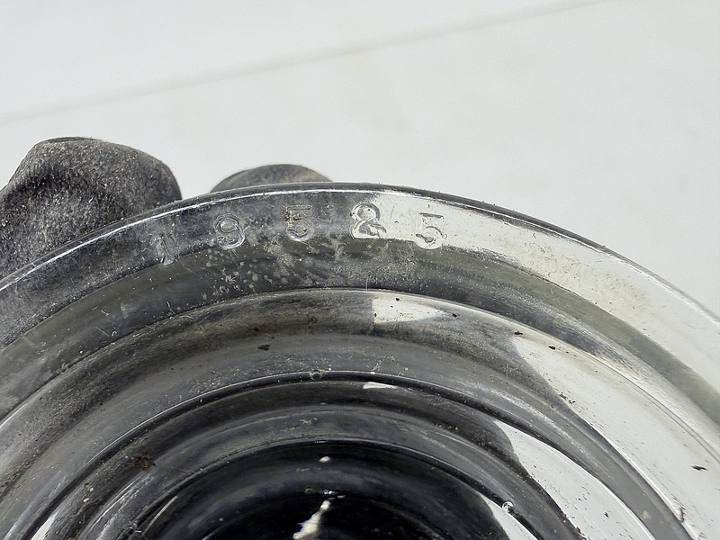 OEM 1951 - 1956 JEEP & STUDEBAKER PARKING LENSE WOA 19525 C49-44