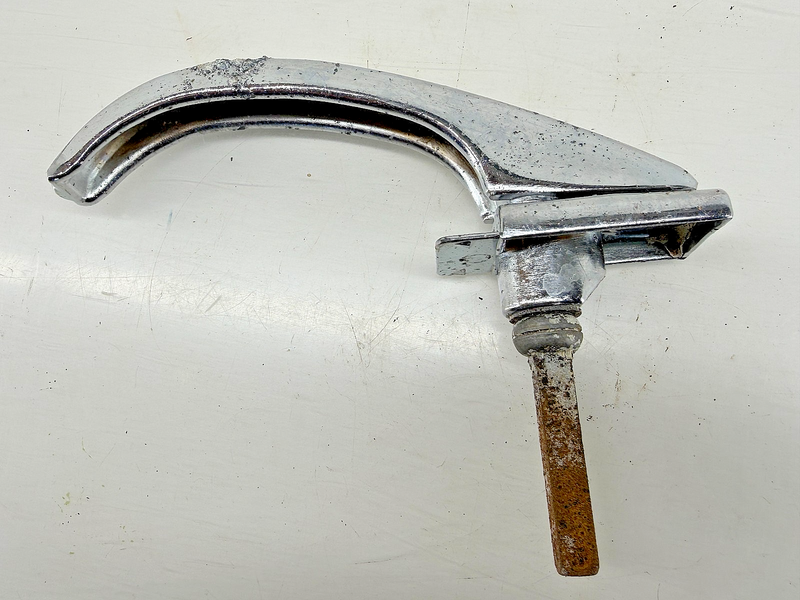 Vintage 1942 - 1947 FORD PASSENGER CAR OUTSIDE DOOR HANDLE C67-3