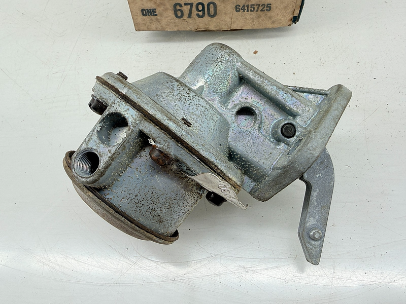 NOS 1962 - 1966 CHEVROLET II AC GM FUEL PUMP 6790 6415725 F-132