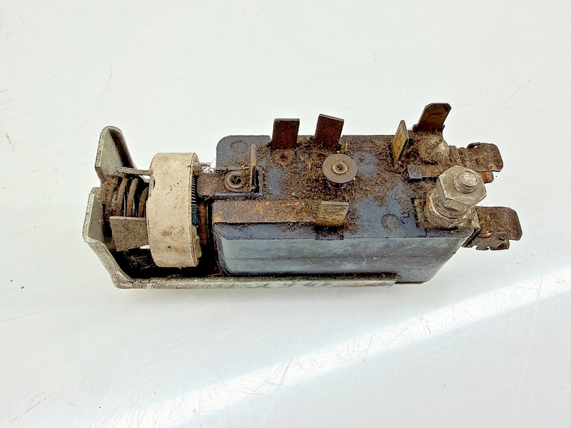 (1) OEM 1955 1956 1957 1958 1959 FORD TRUCK HEADLIGHT SWITCH C67-166