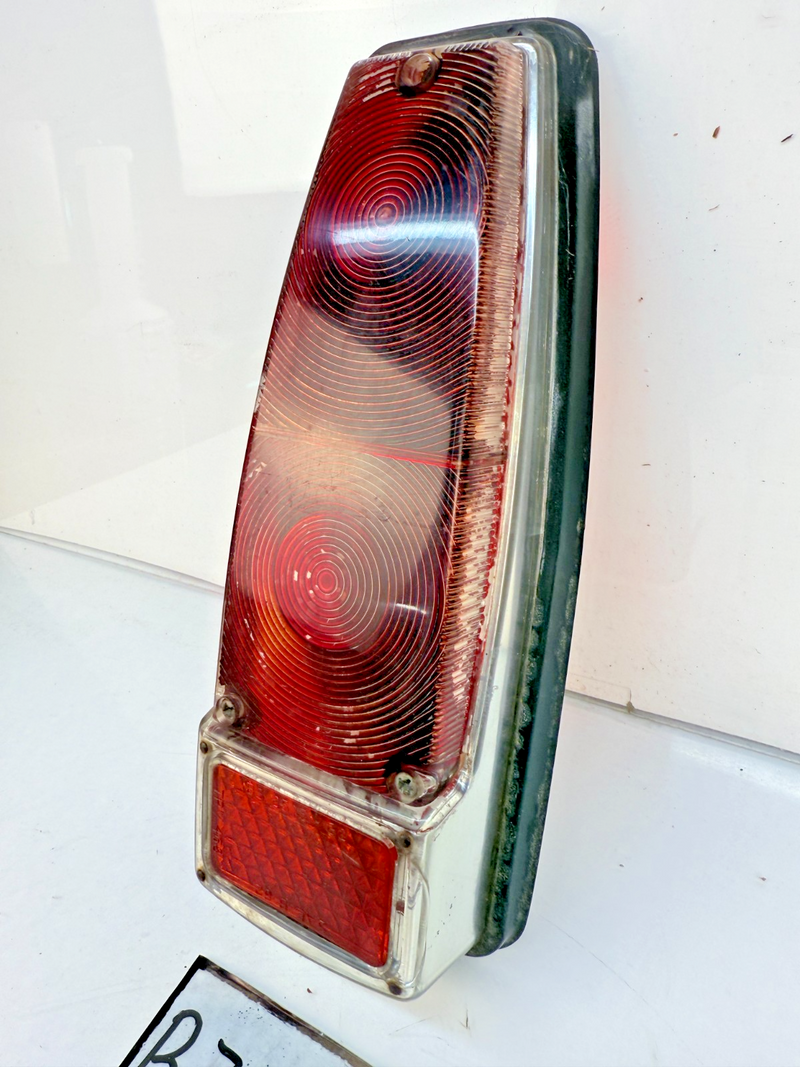 Vintage OEM Peugeot Genuine Rear Lens Tail Light BS 2515-G2 B75-37