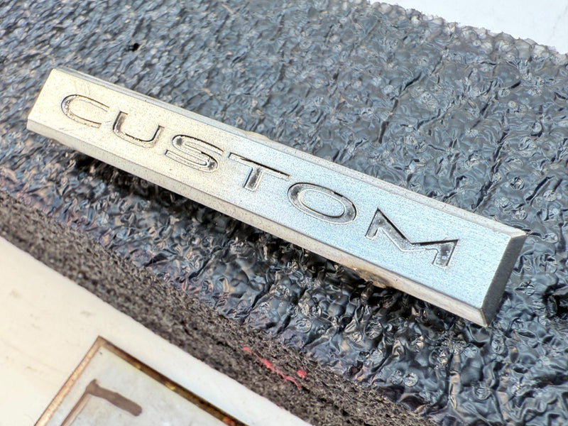 OEM 1967 1968 PONTIAC CUSTOM Fender Logo Badge 4440393 GTO LeMans Tempest E5-21