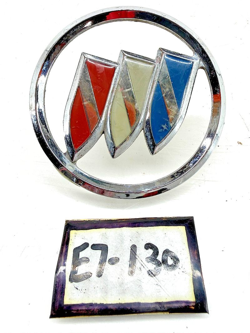 OEM 1986 1987 1988 1989 Buick Skyhawk Front End Fascia Emblem 25527519 E7-130