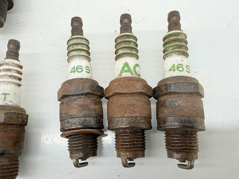 Vintage NOS AC Spark Plug Lot 45L 47L 104 44N 46S 43L 85T 44FF 44FFS M-8 C66-48