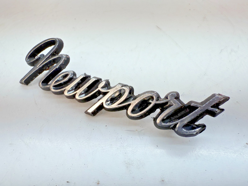 OEM 1966 1967 Chrysler Newport Quarter Panel Emblem Mopar 2605362 E6-115