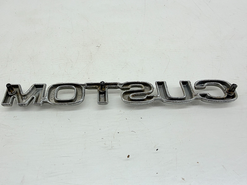 OEM 1980 - 1986 Ford F150 F250 F350 Custom Emblem E0TB-16B114-CC E9-112