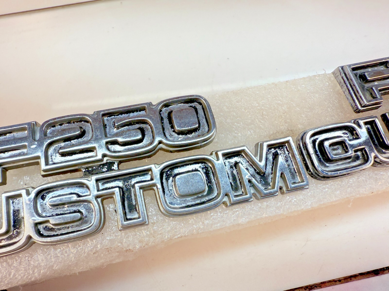 OEM 1973 -1979 F-250 CUSTOM Pair Front Fender Emblem Badge D7TB16702 B32-305