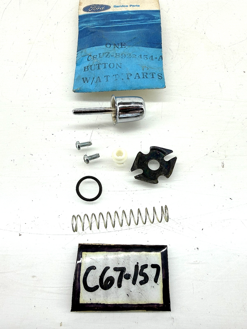 NOS 1968 FORD ECONOLINE FRONT DOOR HANDLE BUTTON ASSEMBLY C8UZ-8922454-A C67-157