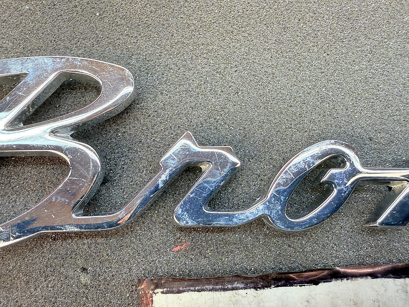1966 - 1977 FORD CLASSIC BRONCO FENDER EMBLEM SCRIPT C7TB-16098-B E8-43