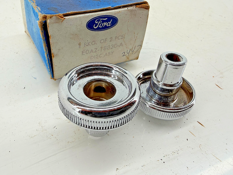 NOS 1980 - 1984 FORD THUNDERBIRD OUTER RADIO KNOBS E0AZ-18830-A C62-17