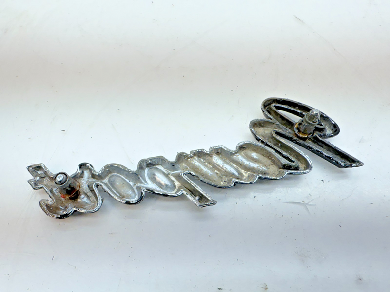 OEM 1966 1967 Chrysler Newport Quarter Panel Emblem Mopar 2605362 E6-115