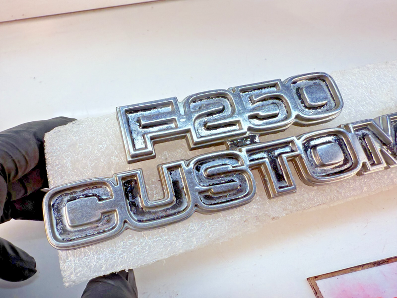 OEM 1973 -1979 F-250 CUSTOM Pair Front Fender Emblem Badge D7TB16702 B32-305