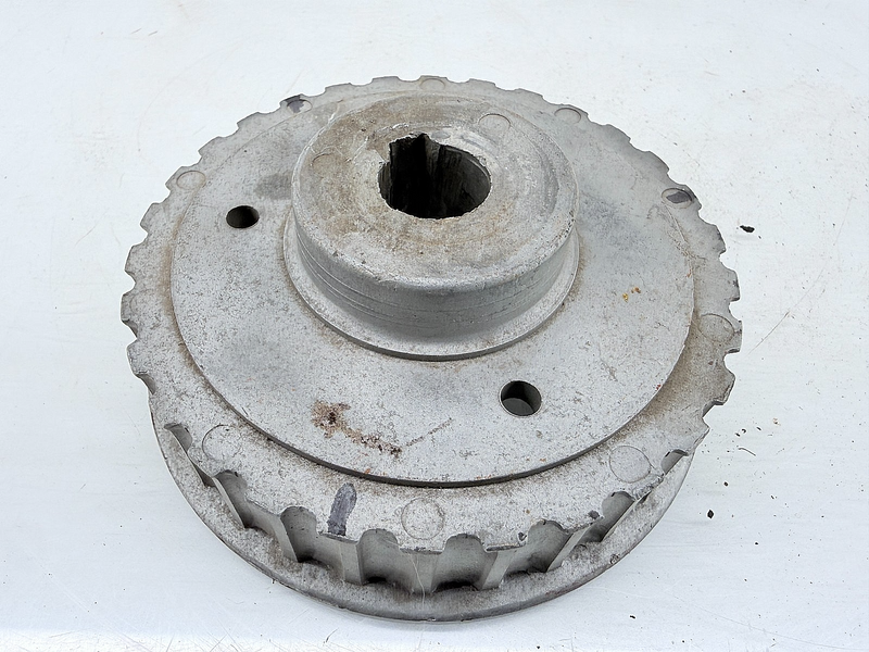Original IH Cub Cadet Spindle Pulley 467322 R2 C48-30