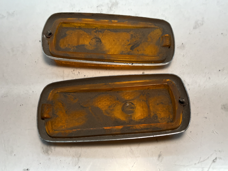 (2) OEM Mercedes 1963-1976 Front Side Amber Marker W109 W108 ULO 302 00/30 C2-46
