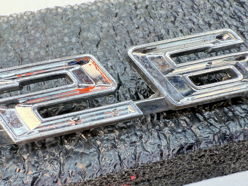 OEM 1967 PONTIAC LEMANS TEMPEST 326 EMBLEM 9787904 GM E5-18