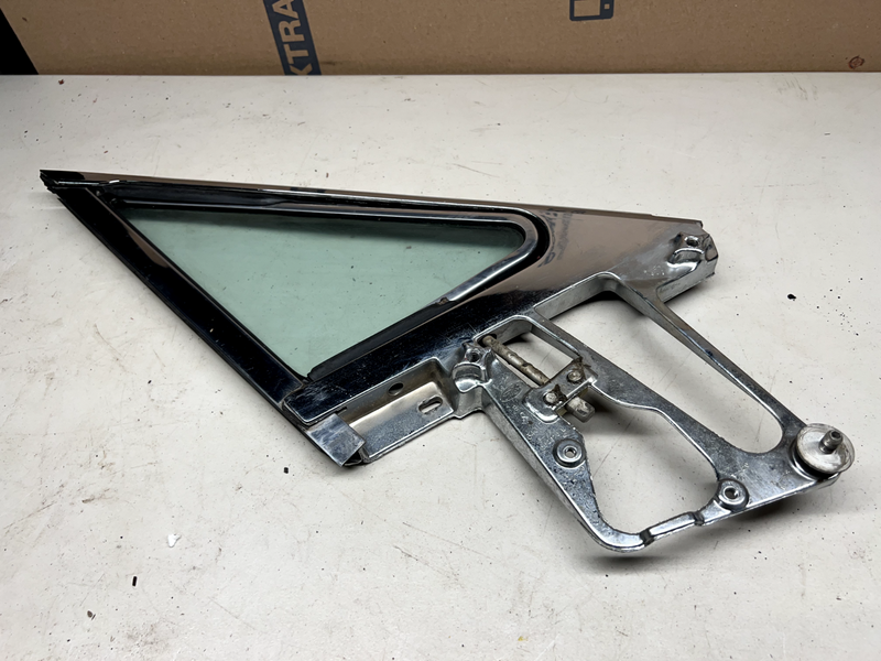 1964-1966 THUNDERBIRD WING VENT WINDOW GLASS PASSENGER RIGHT SIDE 64 65 66 U3B-7