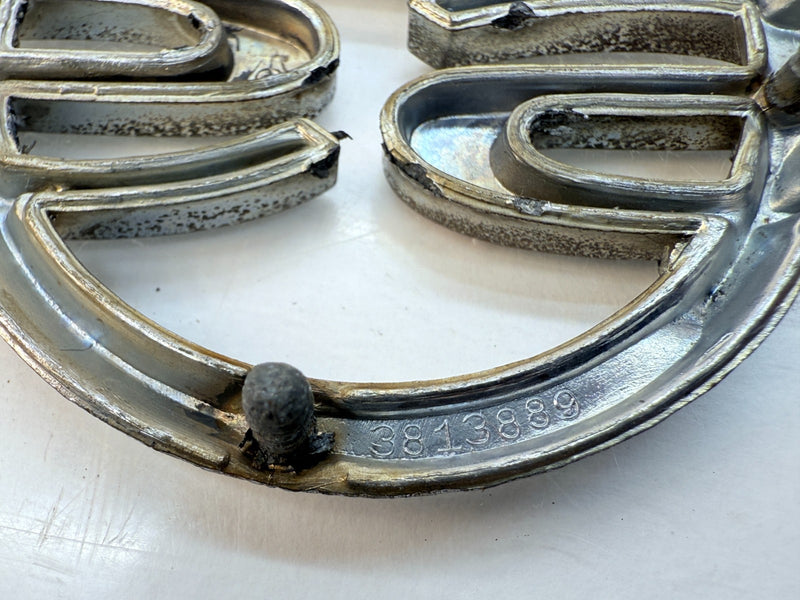 OEM 1962 CHEVY IMPALA SS PAIR EMBLEMS 3813889 GM QUARTER PANEL E5-11