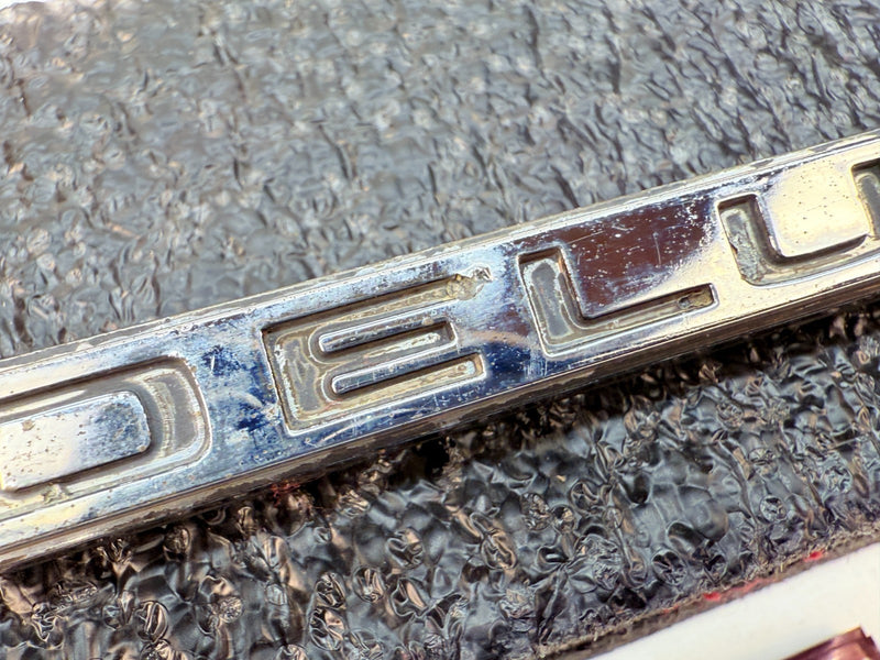 OEM 1969 - 1972 Chevy Truck Deluxe Emblem Badge Script 3994687 1970 1971 E5-21