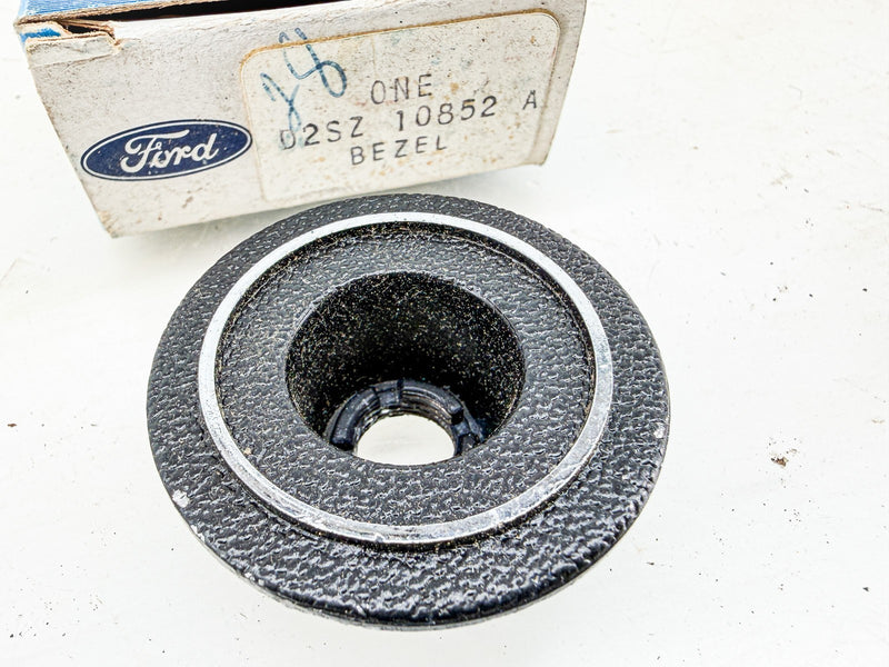 NOS 1972 1973 FORD THUNDERBIRD DASH WIPER BEZEL D2SZ-10852-A C78-48