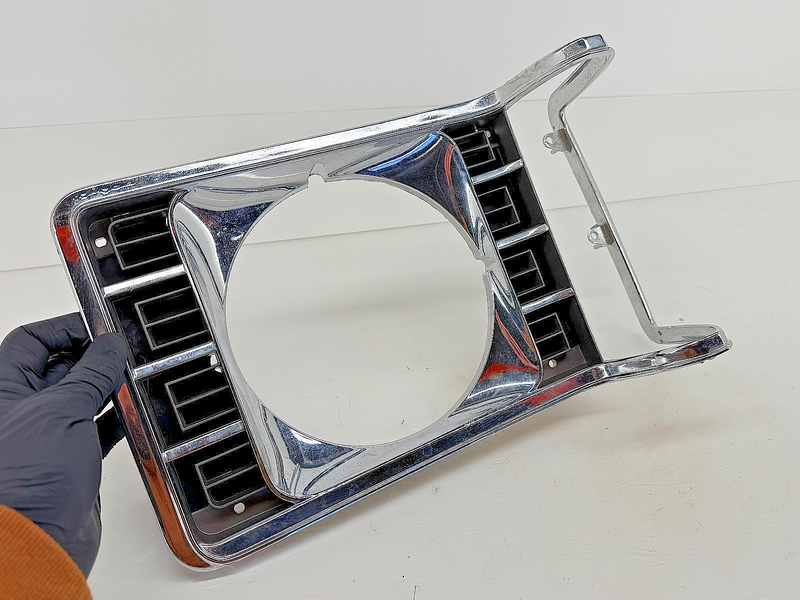 NOS 1975 1976 1977 Ford Grenada Headlamp Bezel D6DB-13064-AC LH C63-12