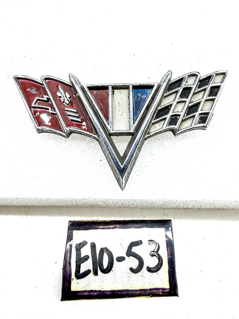 OEM 1964 - 1967 CHEVY IMPALA CHEVELLE NOVA V FLAGS FENDER EMBLEM 3840318 E10-53