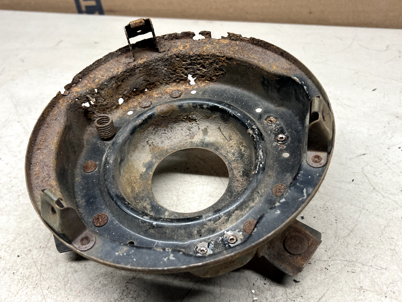 1960 CHEVROLET IMPALA BELAIR BISCAYNE LEFT HEADLIGHT BUCKET SUPPORT BRACKET B25