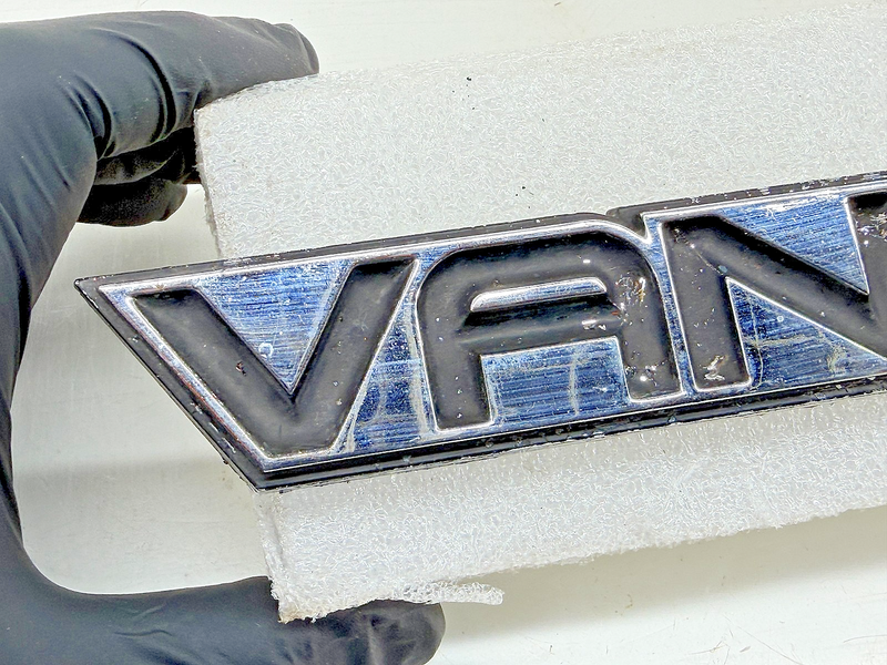 OEM 1983 - 1996 GMC Vandura 2500 Fender Body Emblem Nameplate Badge 14052244 E9