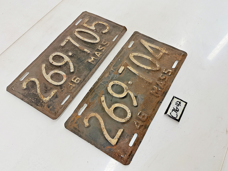 Vintage PAIR 1946 Massachusetts License Plate Consecutive MA 269 704 705 C76-42