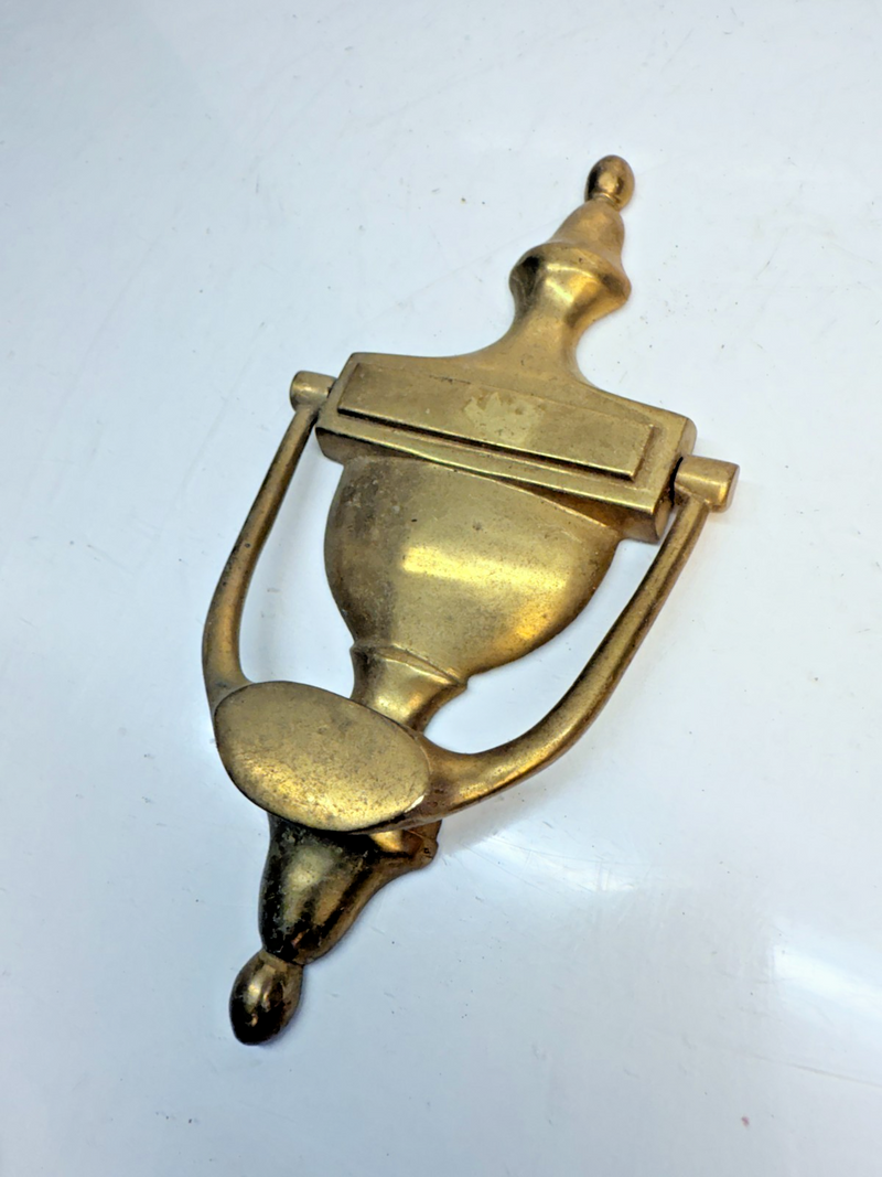 VINTAGE ANTIQUE BRASS TRADITIONAL DOOR KNOCKER 7.5" B68-16