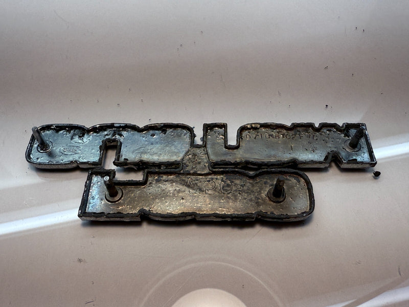 OEM 1977 1978 1979 Ford F250 Custom Emblem D7TB-16702-FWC B32-86
